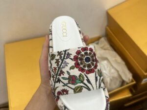Sandale Gucci white